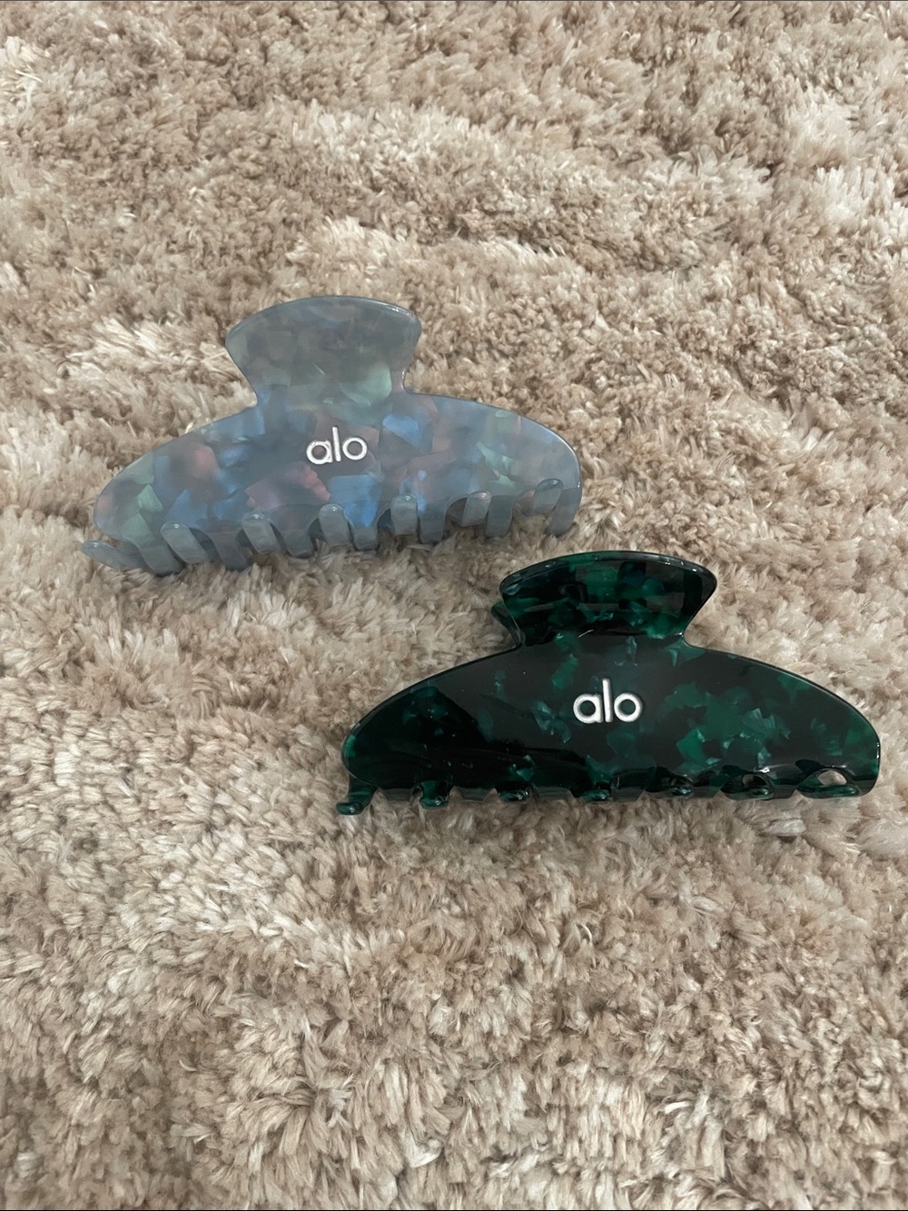 ALO Hair Claws